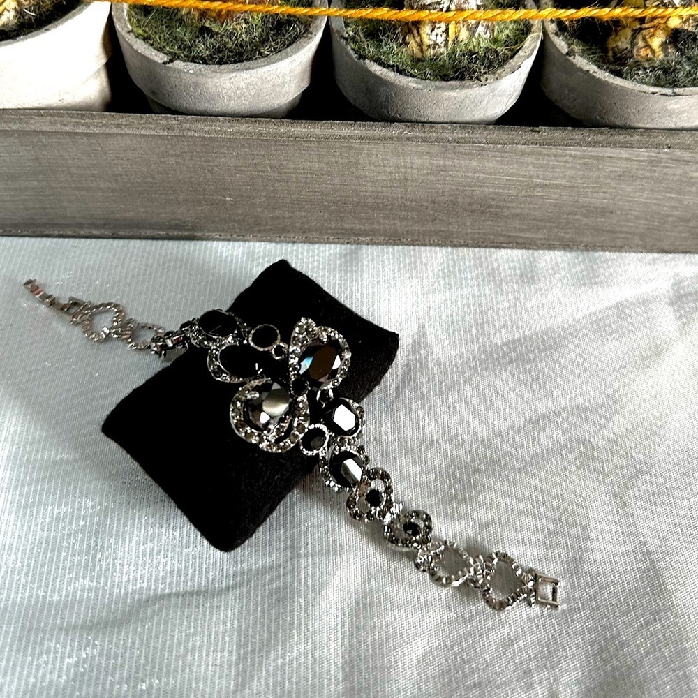 BR4- High end Custom Jewelry Silver Bracelet with black Crystals&rhinestones